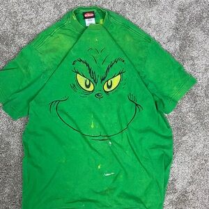 Paint‎ splattered y2k dr seuss grinch tshirt